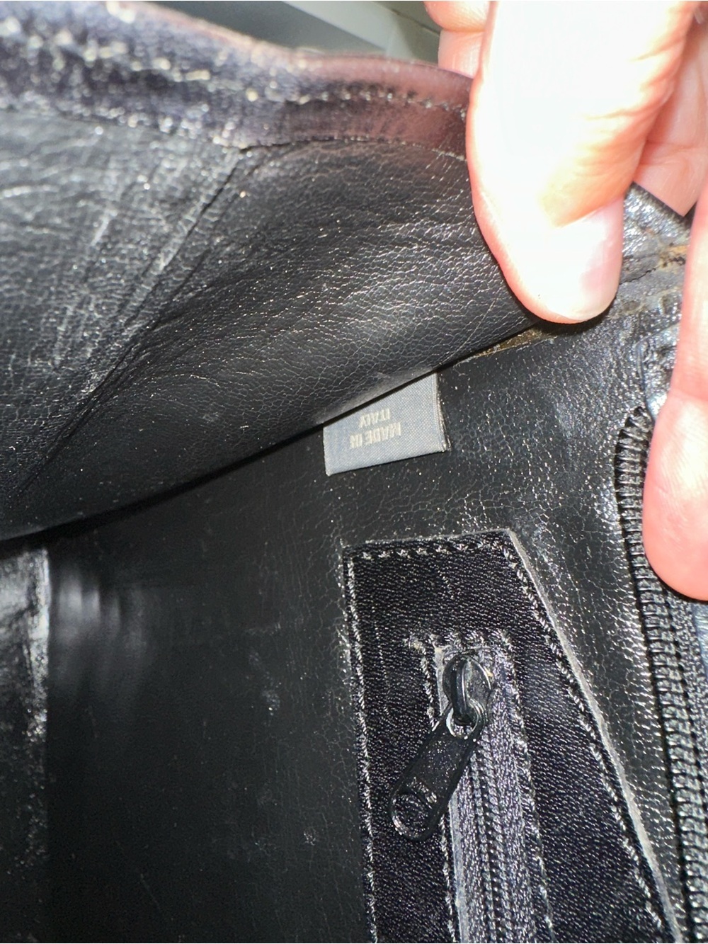 Bally Black Leather Shoulder Bag with Gold Logo Vintage leather made in Italy - Picture 9 of 9